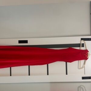 Elegant Red Sleeveless Gown